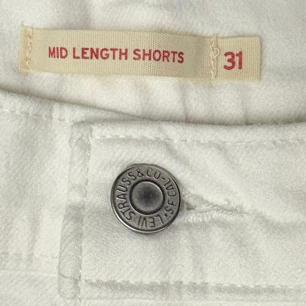 Levi White Mid Length Denim Shorts Size 31 Mid Rise Cuffed Summer Classic NWT - Picture 7 of 7